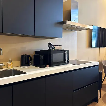 W Kitchen & Private Bathroom 2p