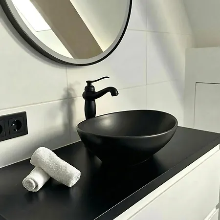 W Kitchen & Private Bathroom 2p 아파트