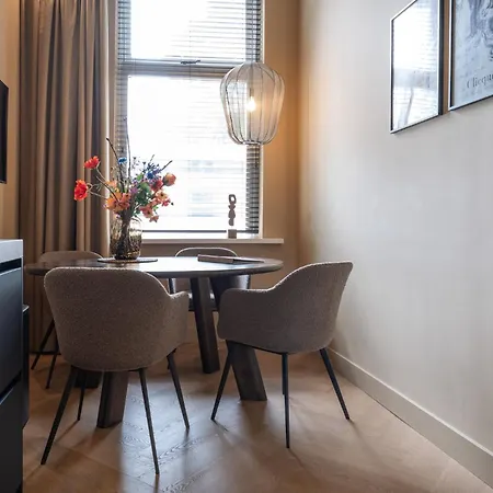 W Kitchen & Private Bathroom 2p بريدا