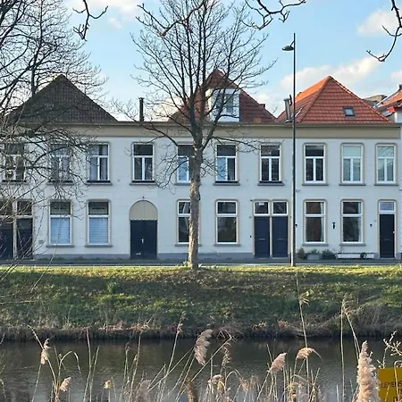 W Kitchen & Private Bathroom 2p Breda