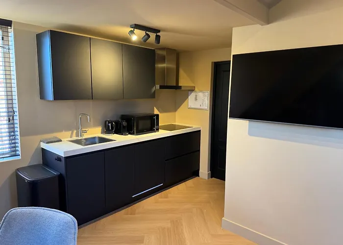 Breda City Apartments 4*