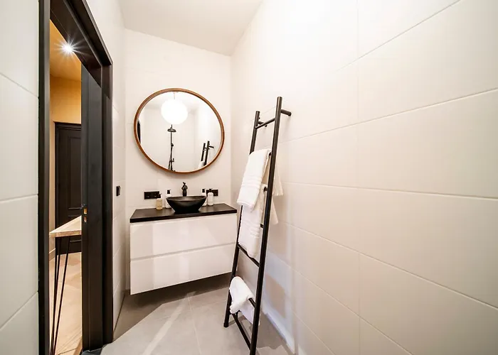 Entire Serviced Apartment In Breda Centre * Breda